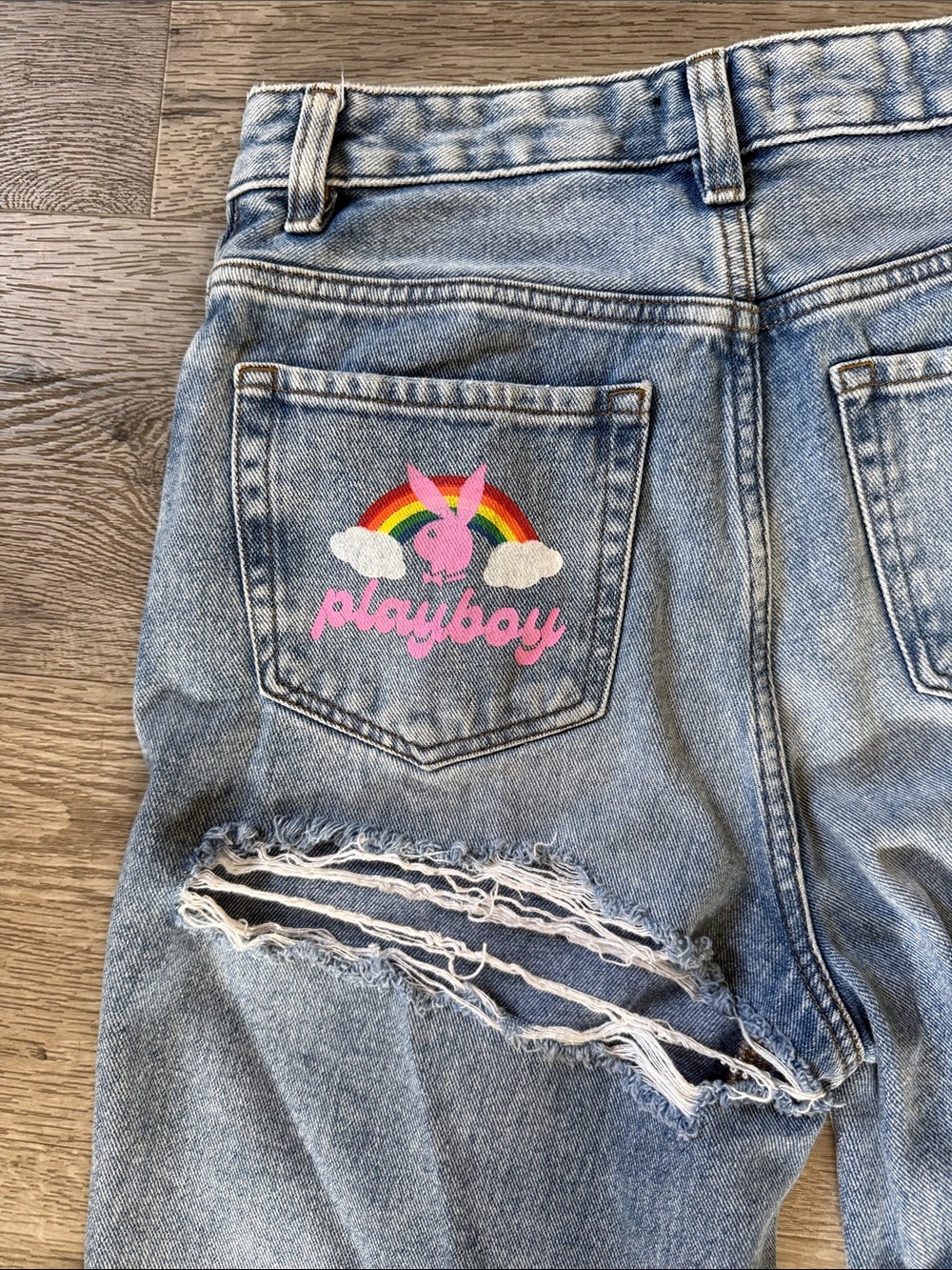 PLAYBOY / Pacsun Collab Light Blue Distressed Back-Pocket Jeans with Pink Logo - Picture 2 of 4